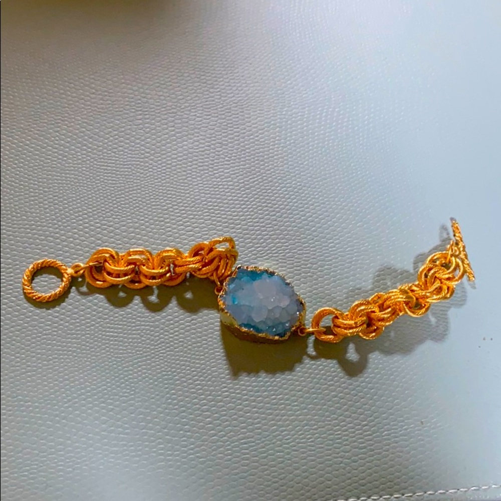 Gold/Blue geode bracelet